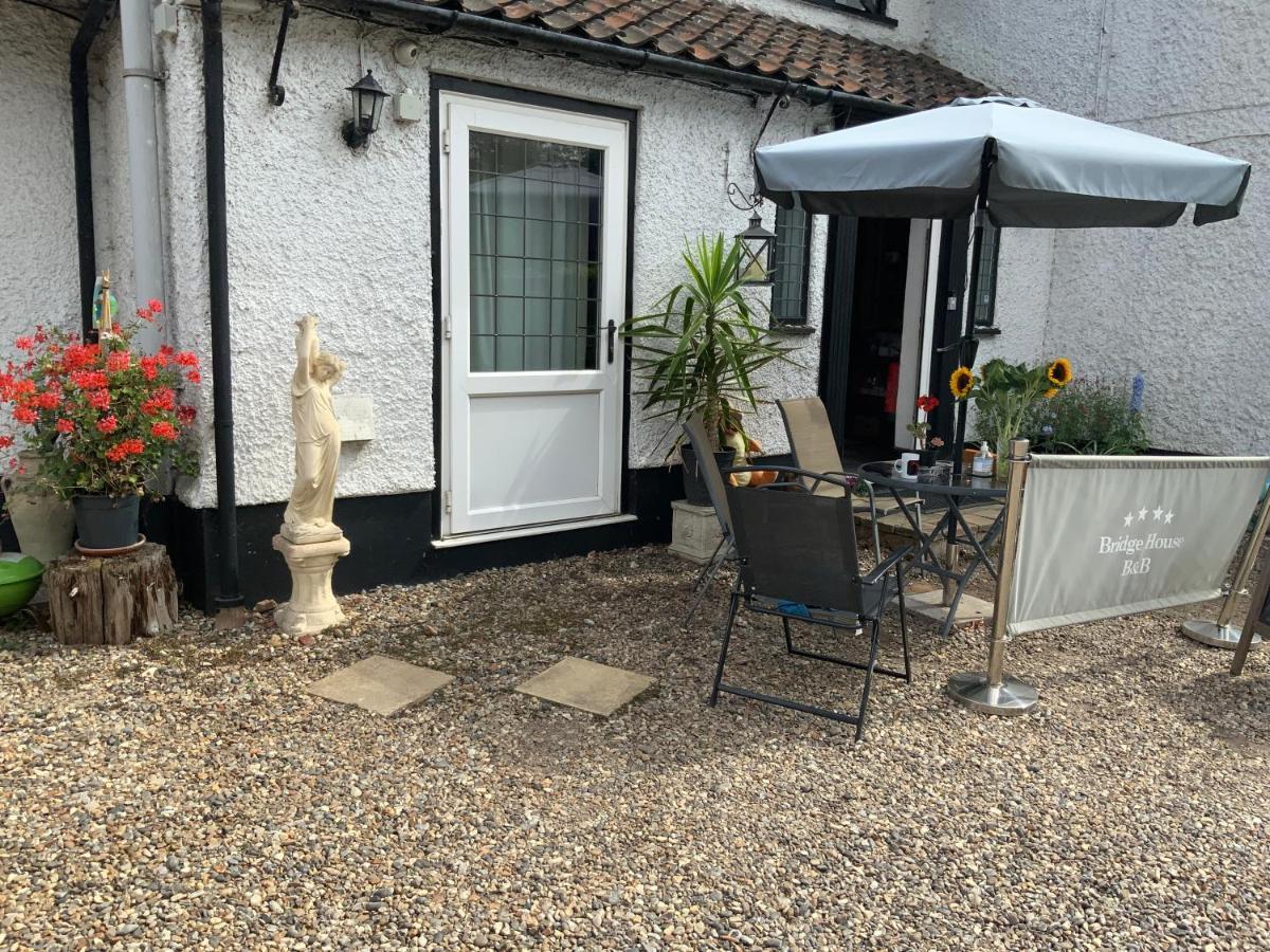 The Bridge Guest House Coltishall Exteriör bild
